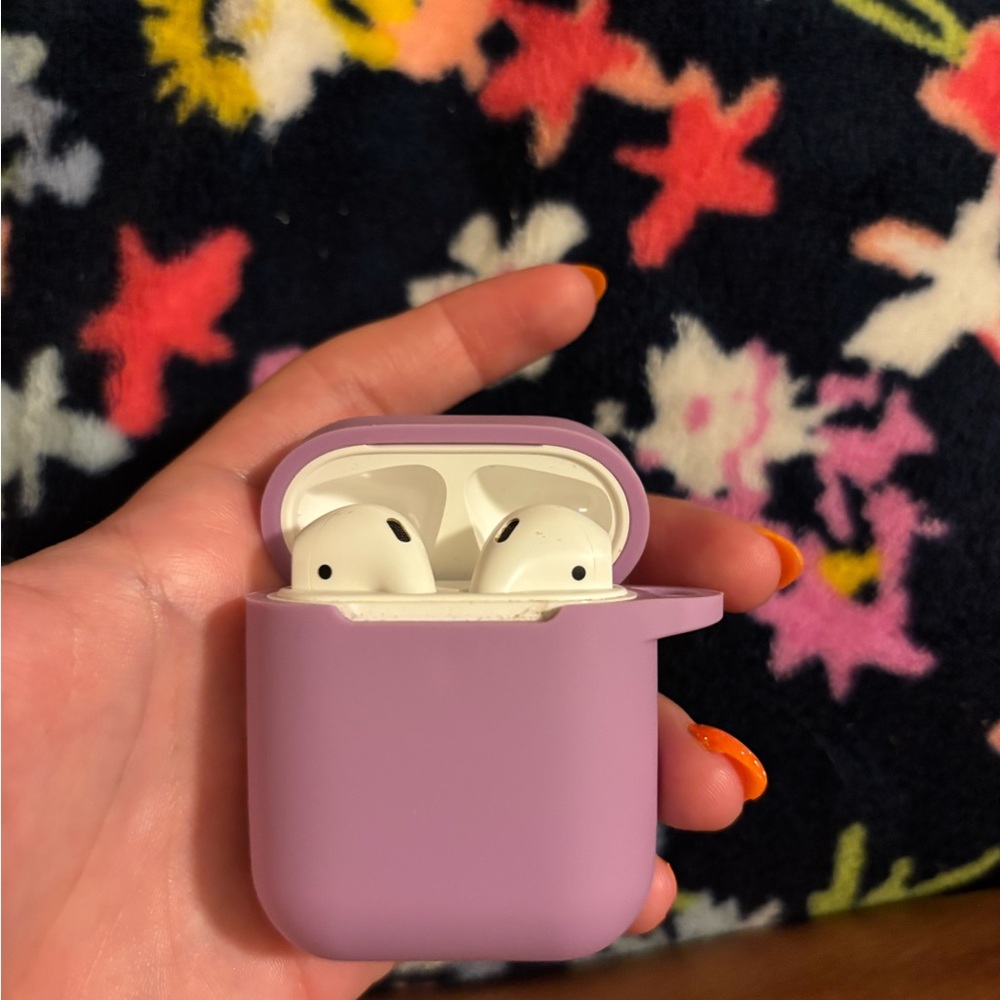 Apple Purple Wireless Earbuds with Case